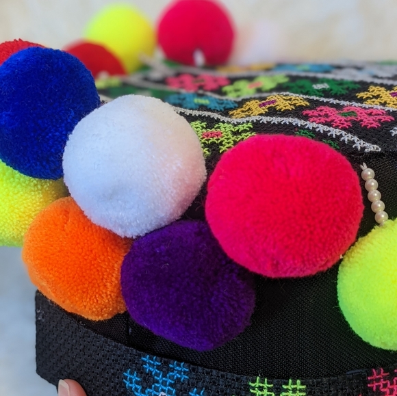 Hmong PNM pom pom hat - Picture 8 of 11
